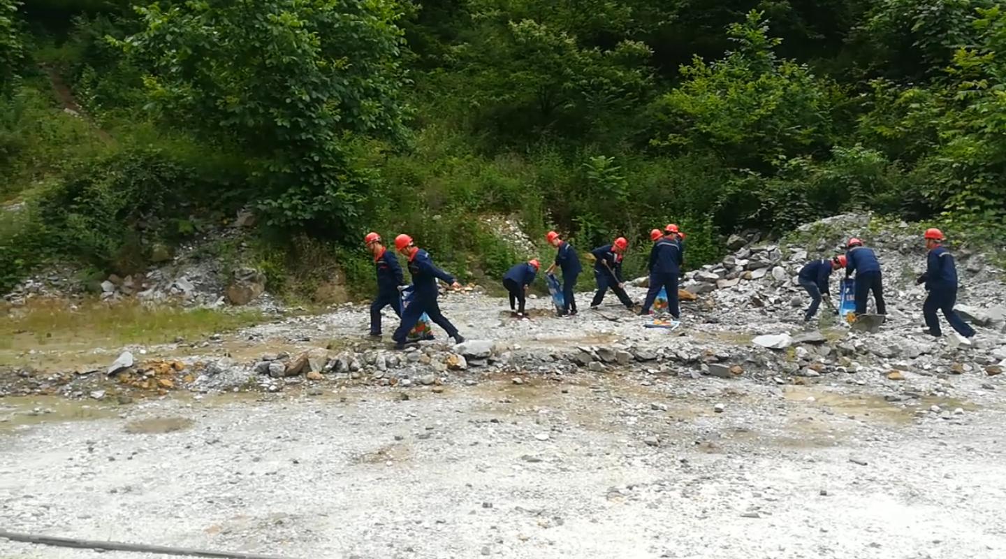 1529977506789800lAEC.jpg ¶¦·á¿óÒµ11.jpg