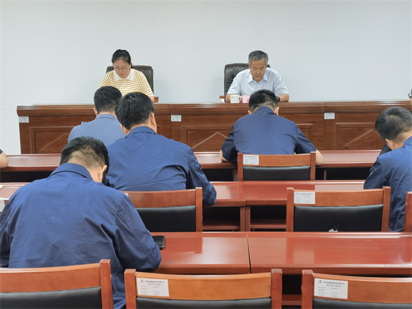 1656584265709719Mr0G.jpg ¼¯ÍÅÏòµ¼µ½±£Â¡¹«Ë¾Ðû½²Ê¡µÚÊ®ËĴε³´ú»á¾«Éñ.jpg