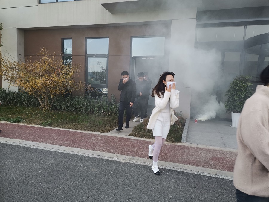 �𾢿�չ������ѵ��Ӧ������ �����徲����.jpg