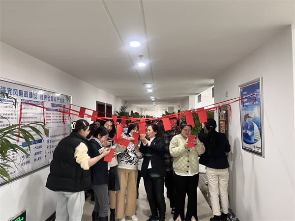 16753900803226047iWJ.jpg Ô˶¯ÕÕÆ¬1.jpg