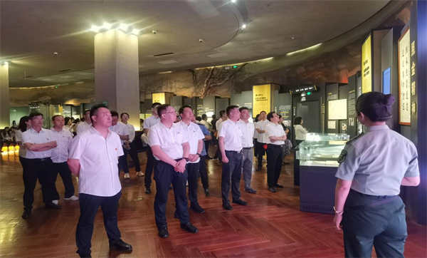 1688355503289254Pzwc.png ÇØ°î¹«Ë¾×éÖ¯¿ªÕ¹¼ÍÂɽÌÓýѧϰÐû´«ÔÂϵÁÐÔ˶¯4.png