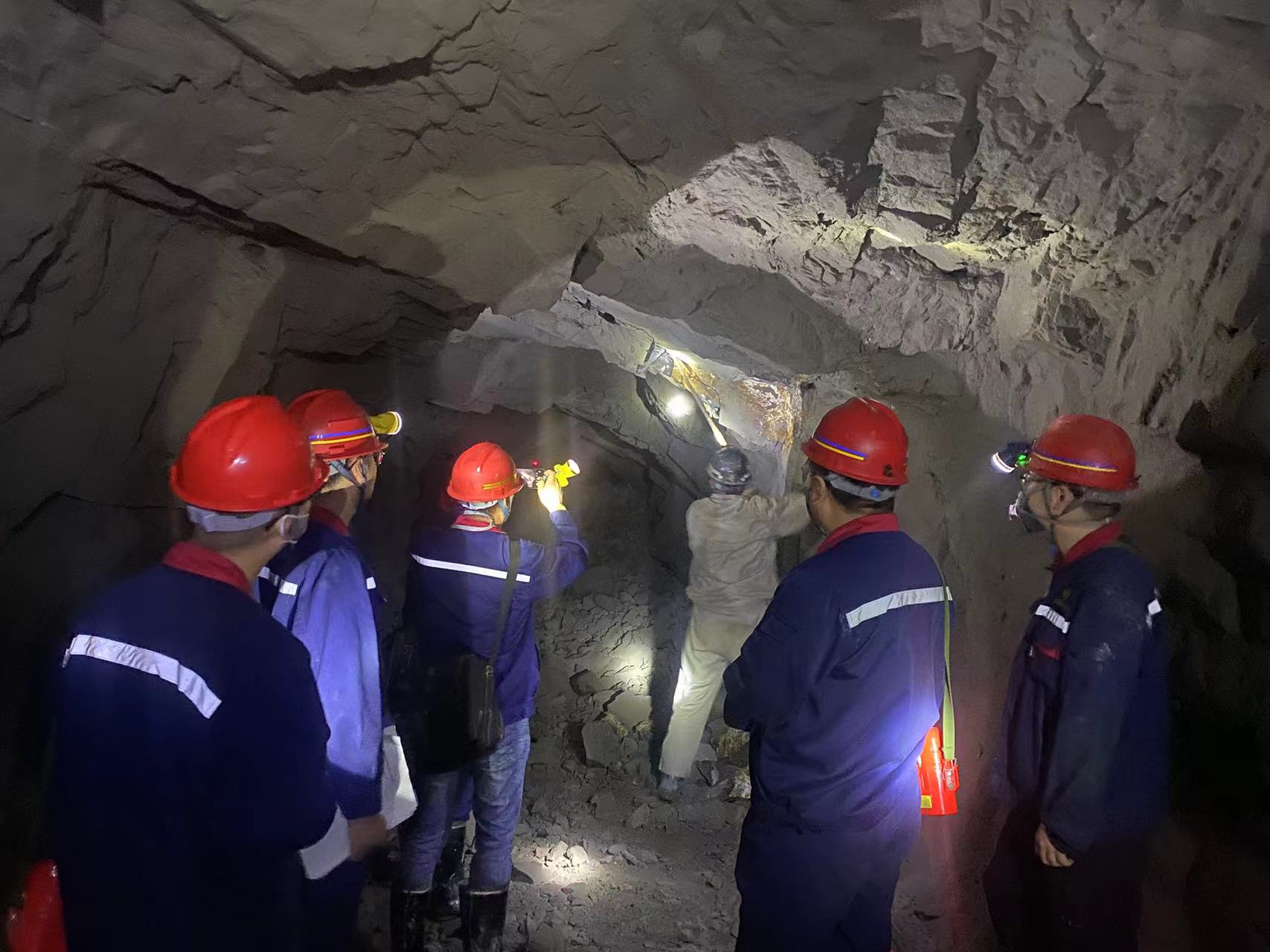 �����ʱ���徲�����Ų� .jpg