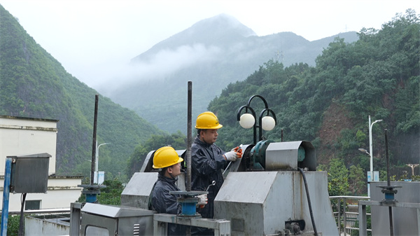 1767580927526707YtG7.jpg 7.ʦ´øÍ½.jpg